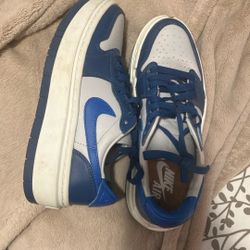 NIKE SHOES SIZE 5 WOMENS