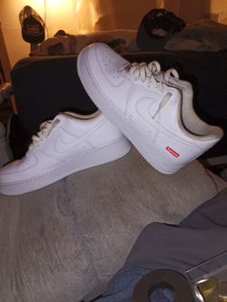 Nike Air Force 1 x Supreme White Sneakers
