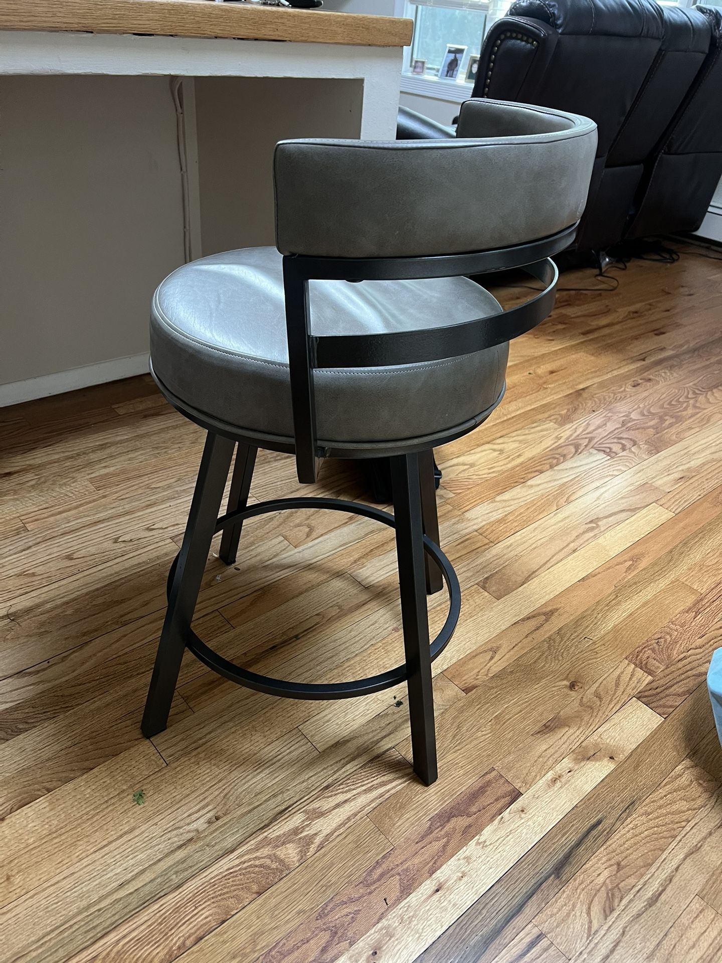 Stool For Island