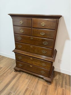 Jamestown Sterling Solid Wood Chest Dresser – 7 Drawer – Vintage Traditional
