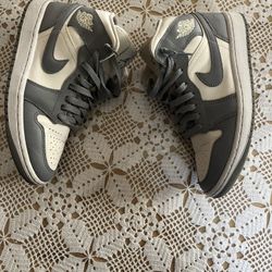 Jordan 1 Grey