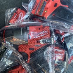 Milwaukee Fuel M12 Hammer Drill 