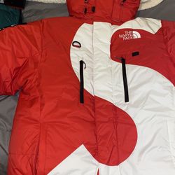Supreme /northface Summit Series Parka Size Med