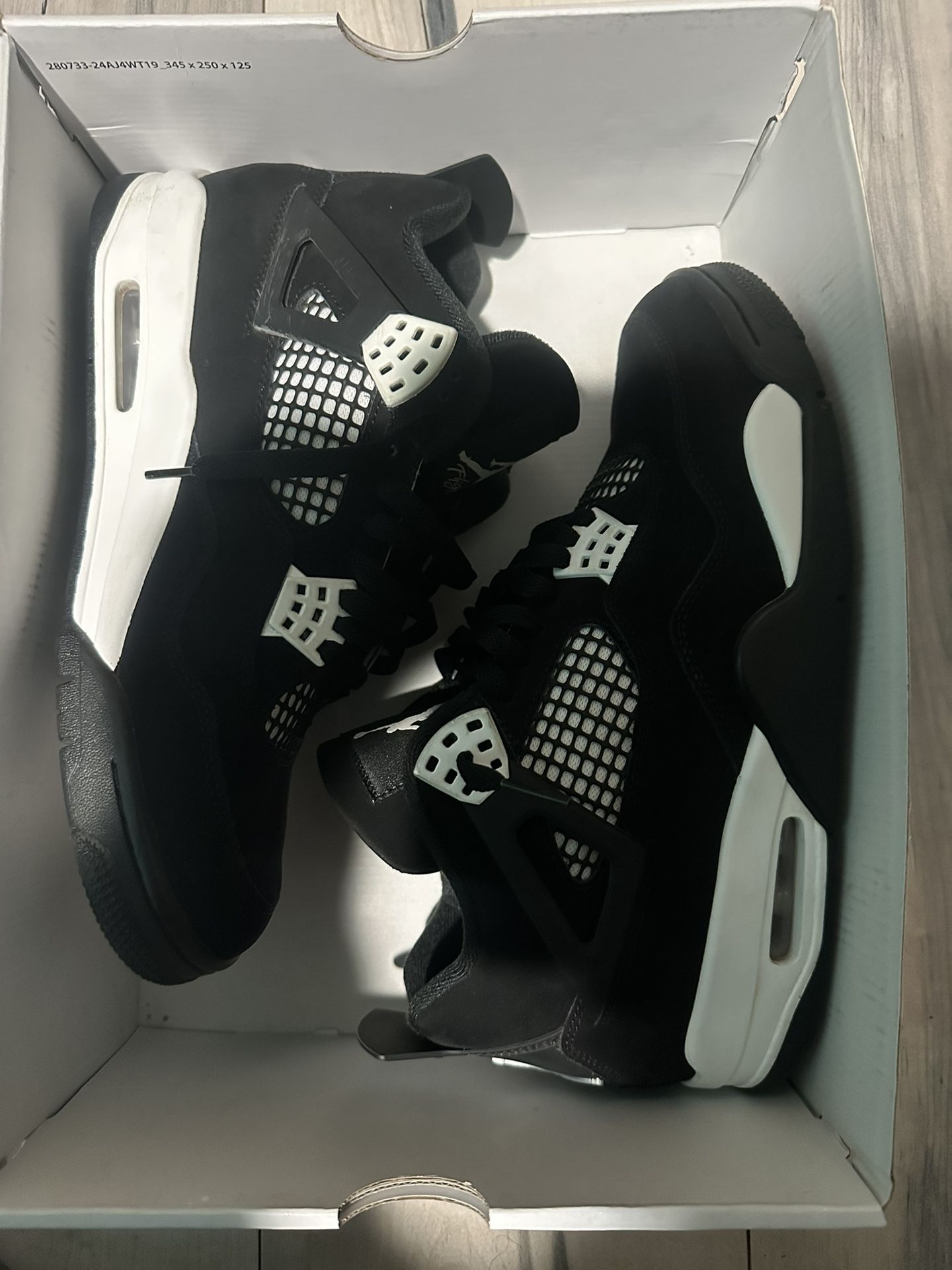 Jordan 4 Retro Black/white