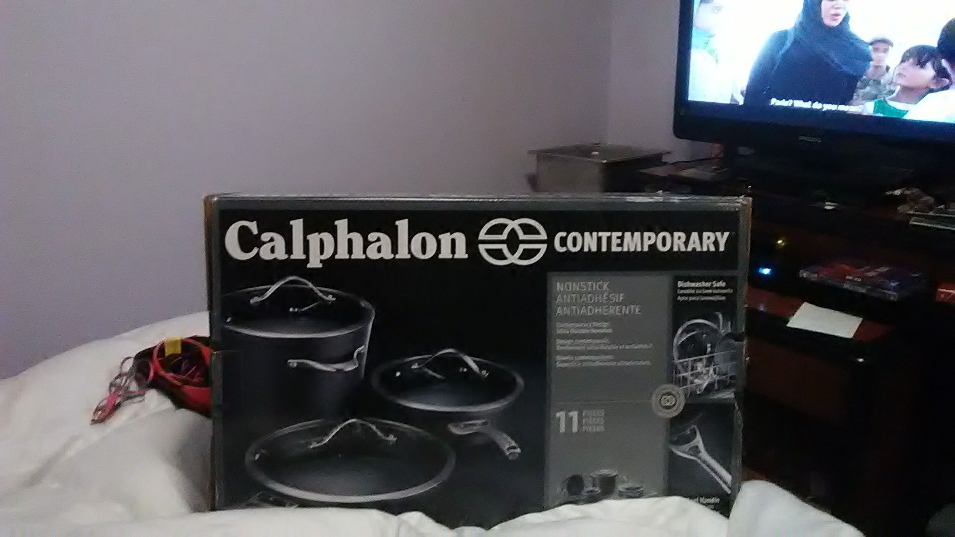 Calphalon Contemporary 11 piece set ( brand new, never opened)