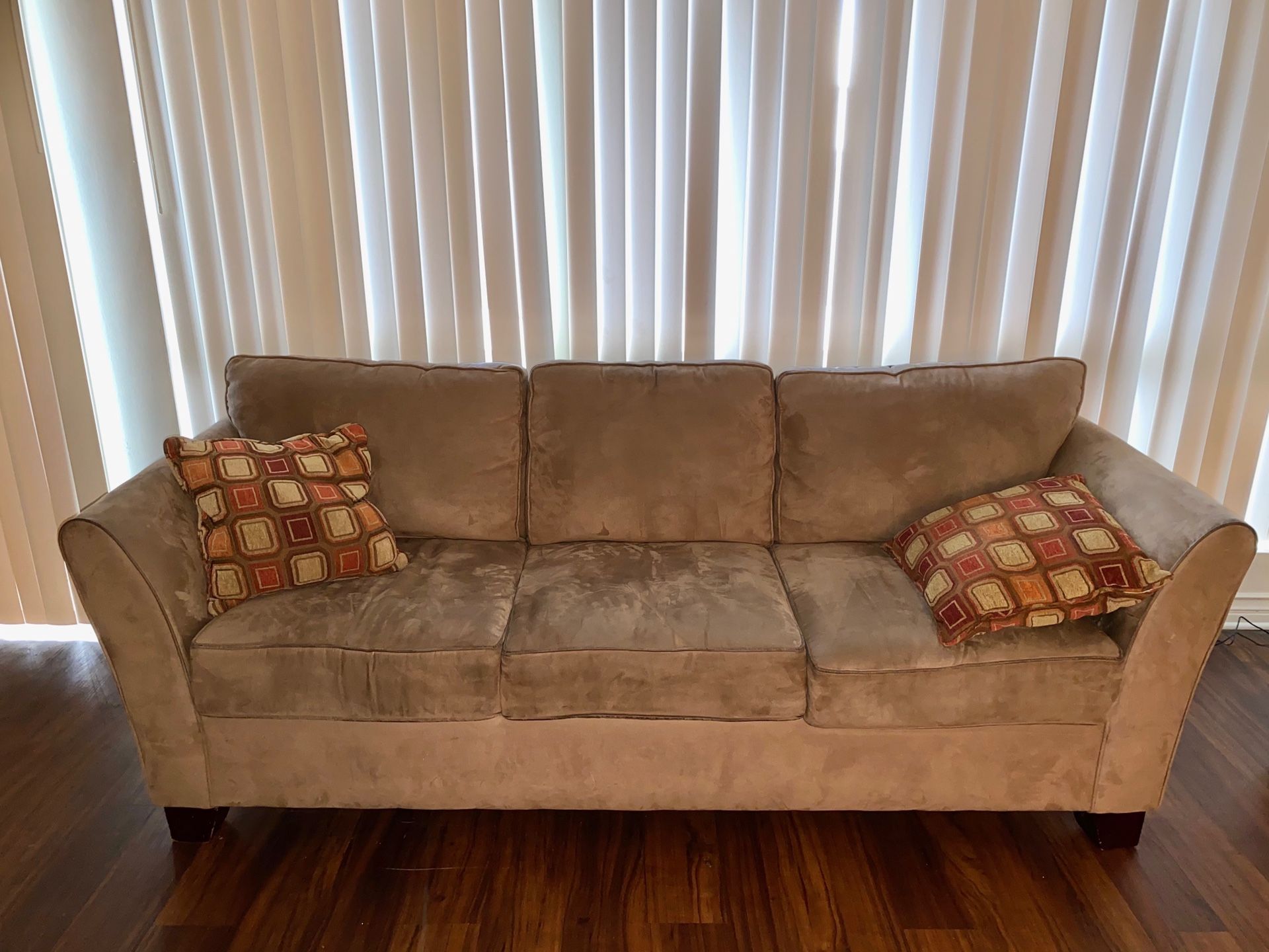 Set of 2 couches