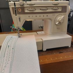 Singer Stylist 834 With Cabinet