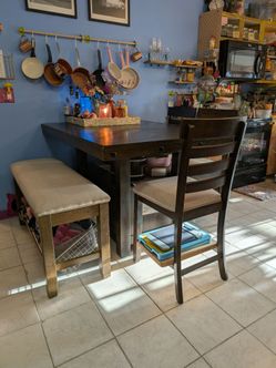 6-8 person extendable kitchen table w storage, chairs, storage Bench