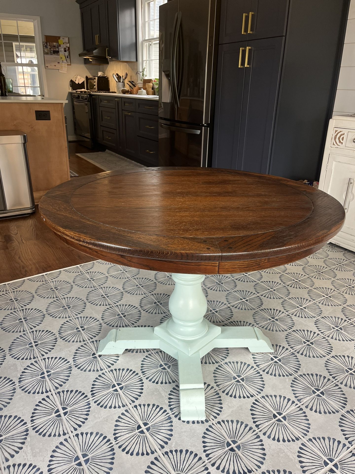 Kitchen/Coffee Table 