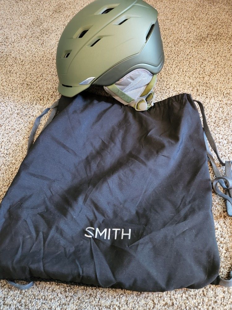 Smith Helmet Size Medium