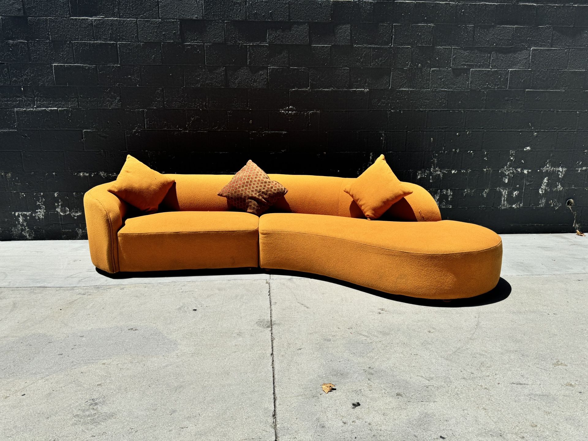 Vintage Japandi Curved Sofa