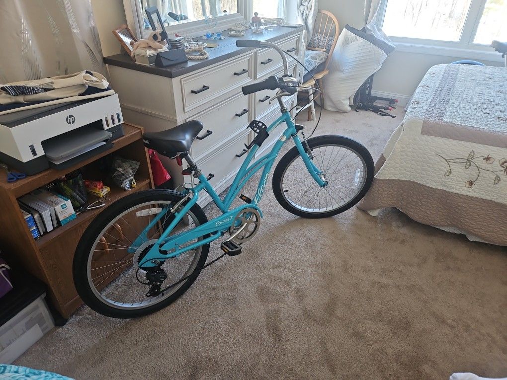 7 Speed,24" Womens Cruiser