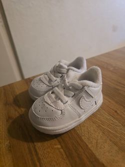 Baby.  Nike  size 1 .. 7cm ( LAKE ELSINORE)