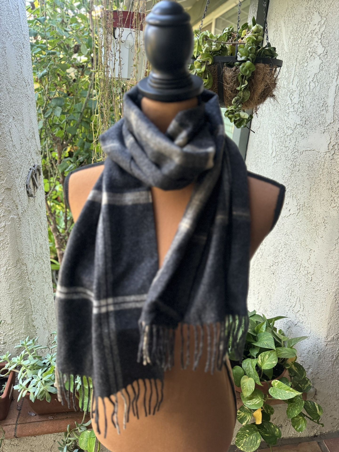 Vintage Jos Bank 100% cashmere Grey Plaid Fringe Scarf