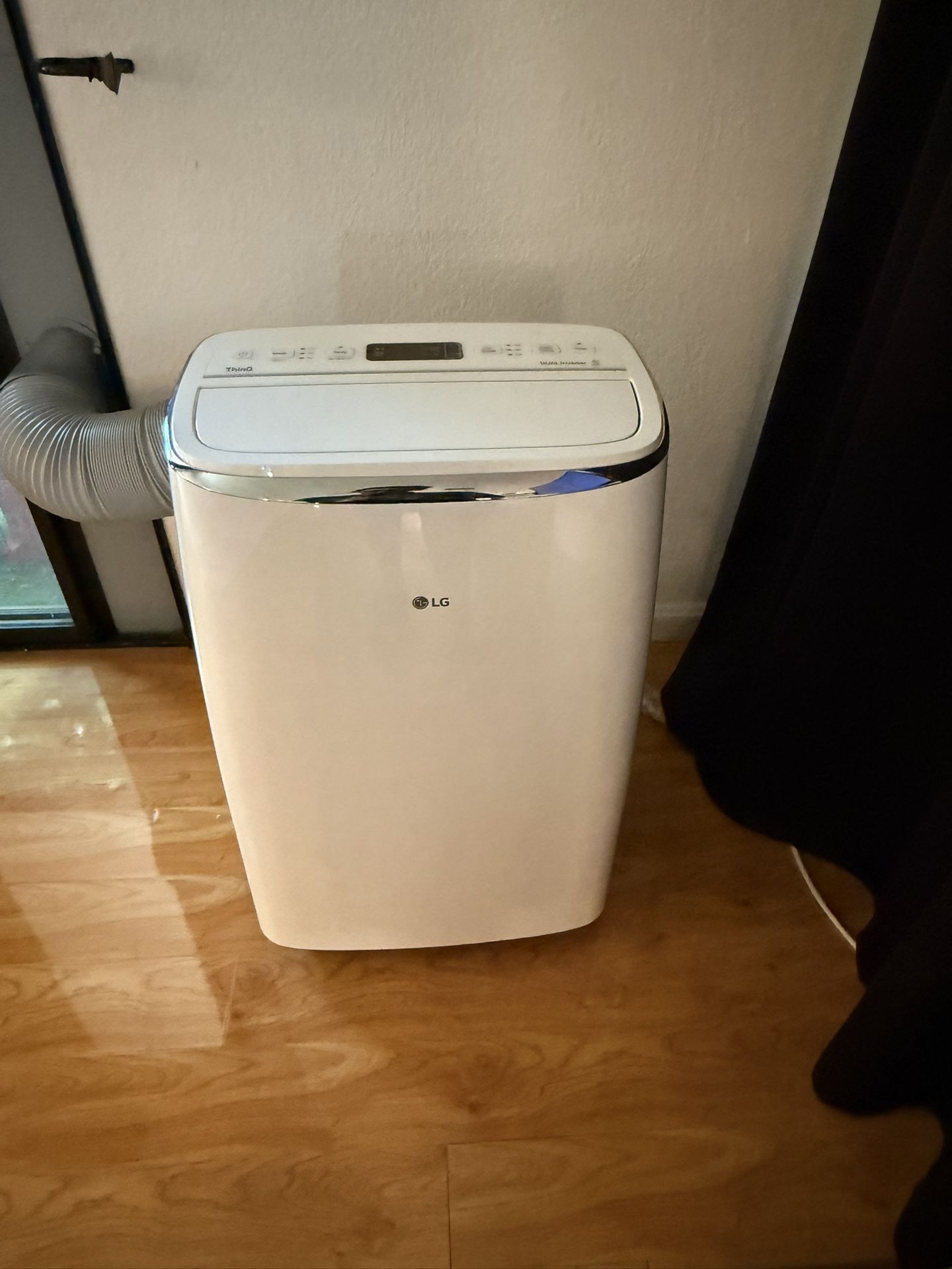 LG 10,000 BTU Portable AC – Smart, Remote, Sliding Door Kit, Box Included