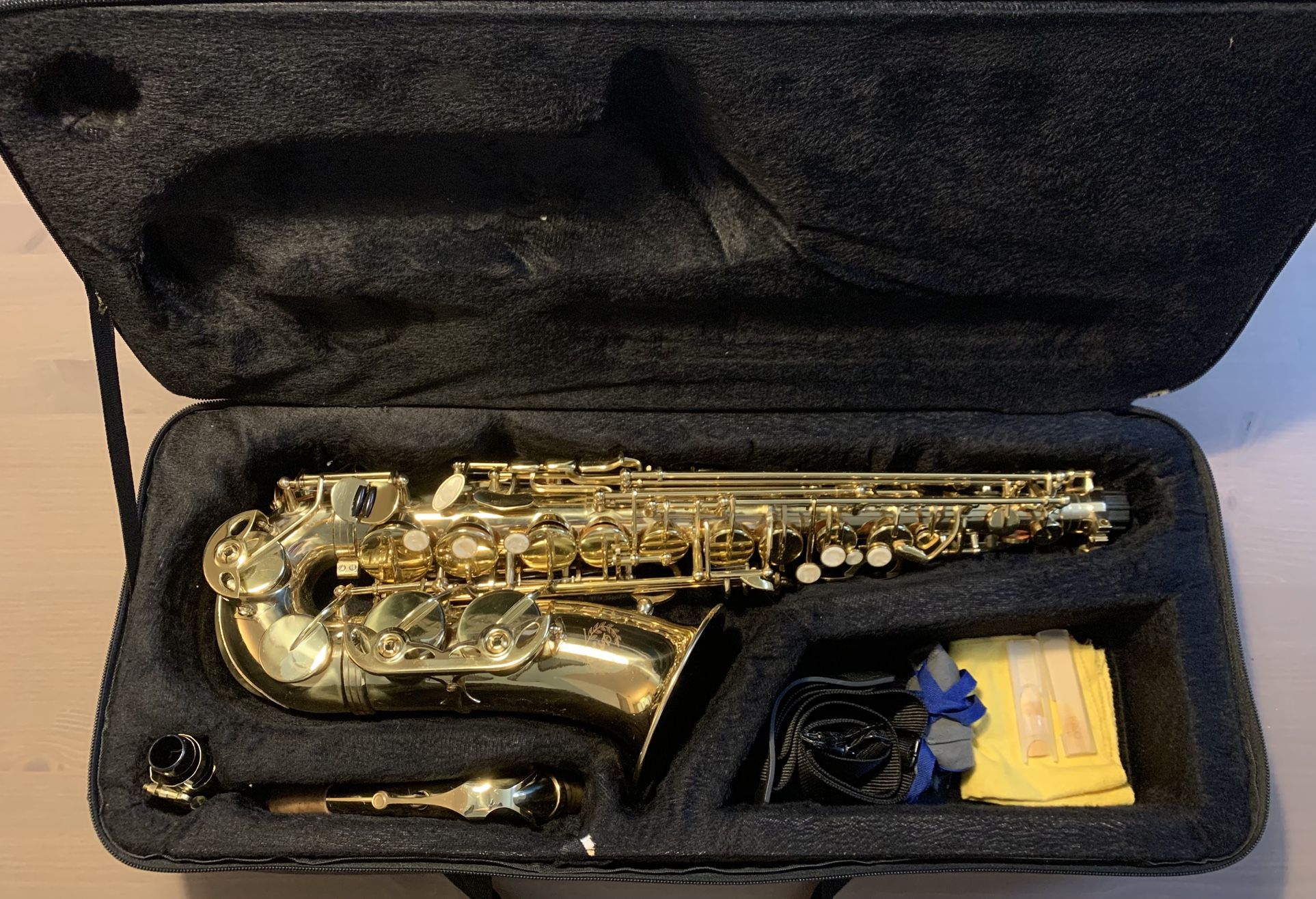 Legacy AS750 Student / Intermediate Alto Saxophone with Case, Accessories