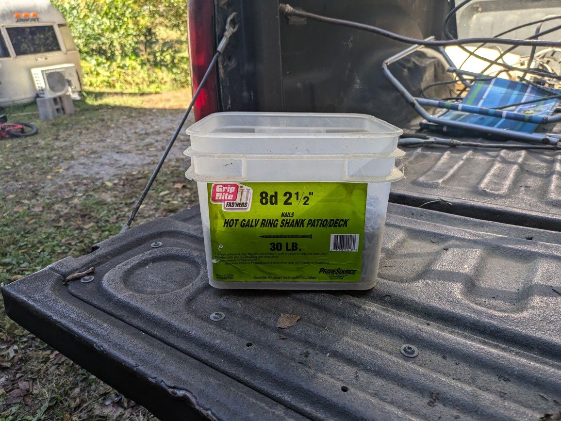 8 d 2 1/2 " Deck Nails - 18lbs Remaining 