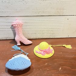 Vintage lote de 3 pieces  Avon Potpourri Holder Cameo amarillo con off white Borssel azul bolso aroma Cuentas Scent Closet Lingerie Drawer