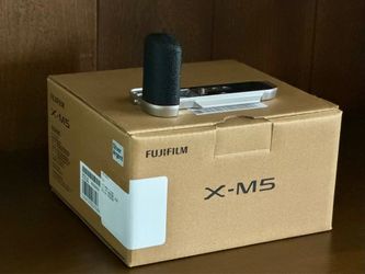 FUJIFILM X-M5 Mirrorless Camera (Silver)