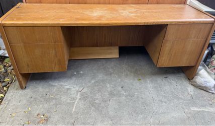 6’ Oak Office Desk with Drawers