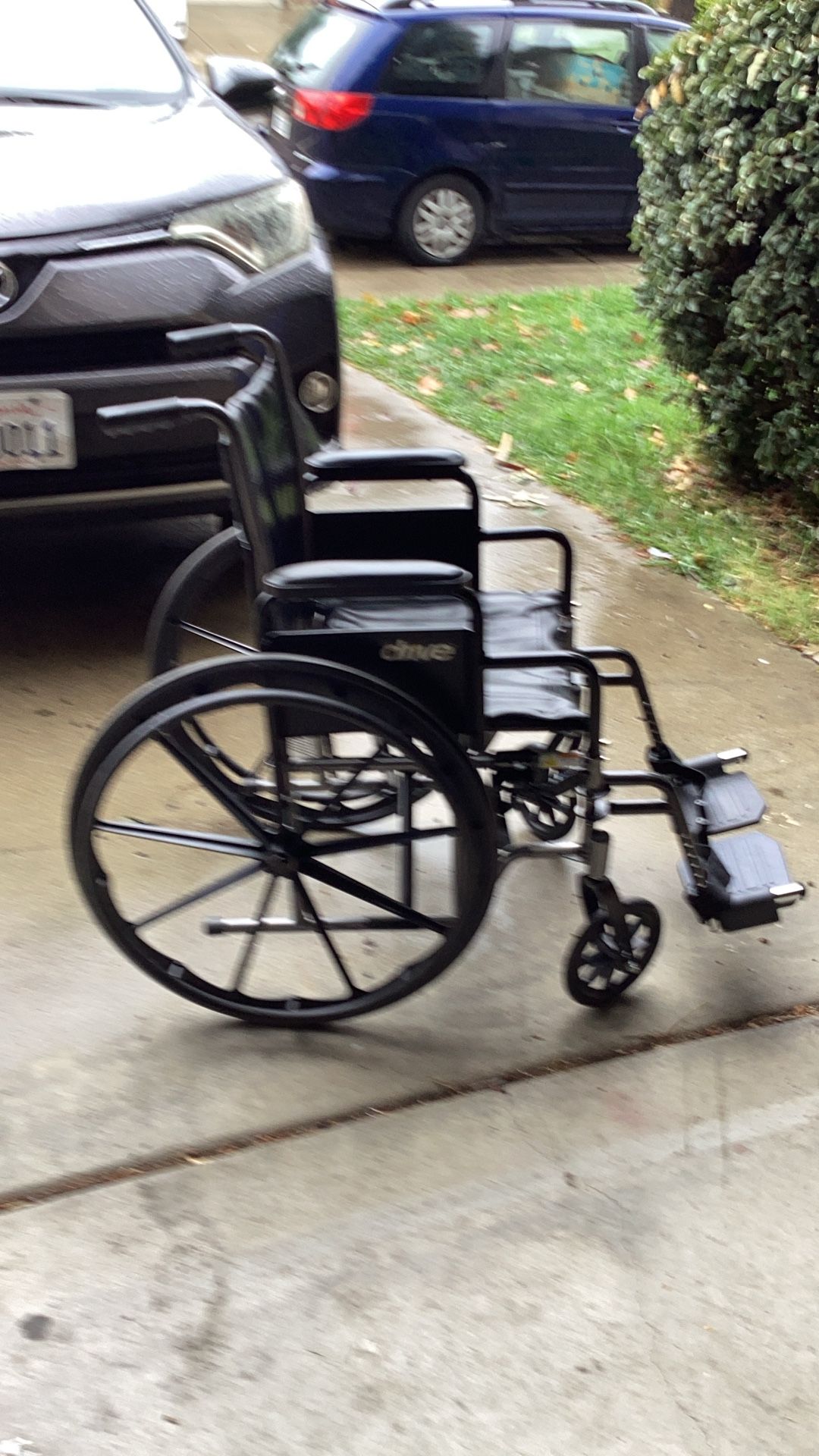 Drive wheelchair excellent condition right with easy to fold in curry