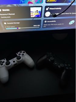 PS4 controllers