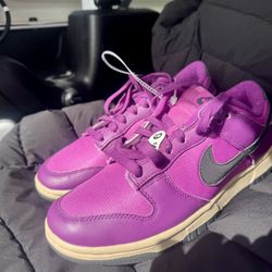 Nike. 9.5 Women 