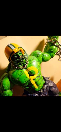 MARVEL, RARE/UNIQUE. (2002) Green Bay Hulk Packers Killer: Pre-owned, 11" custom Green Bay Packer W/LED lights, firm.