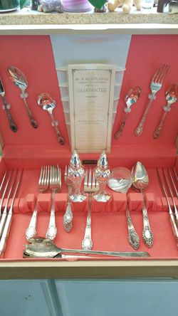 Vintage WMA Rodgers Silverware. 36 pc with salt and pepper shakers and Certificate