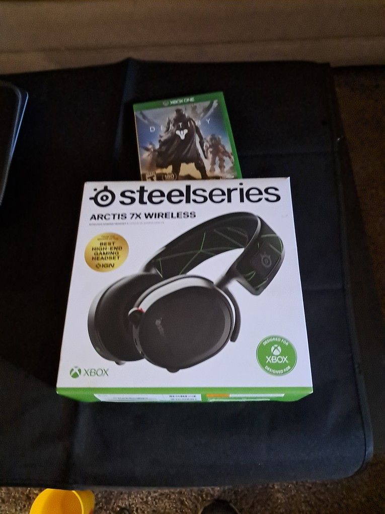 Xbox Game And Headphones
