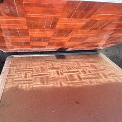 20 panels of 3x3 dance floor needs sanding and paint