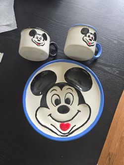 Vintage Mickey Mouse painted plate and mugs.