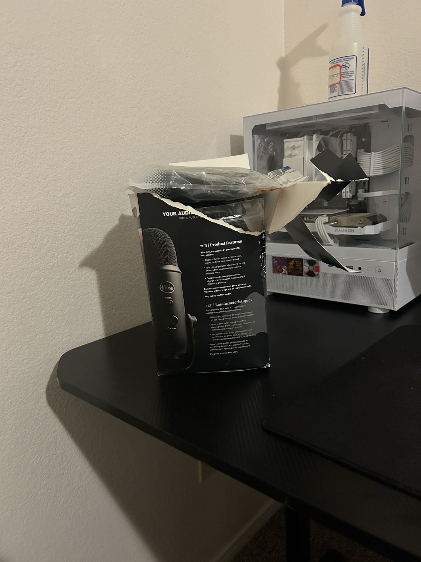 podcasting items, logitech c922, blue yeti, 11 m to f xlr cords