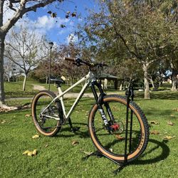 Large Commencal Meta HT AM 27.5