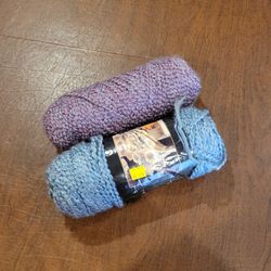 Set of 2 skeins Lion Brand Homespun Yarn  Blue and Lavender Bulky 
Acrylic New.
Blue one has a tag, lavender - tag is missing.
Weight 6oz each (actual