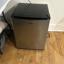 Whirlpool Mini Fridge 