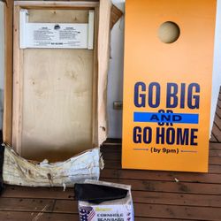 Cornhole Game (2 boards and 8 beanbags) New, Never Used