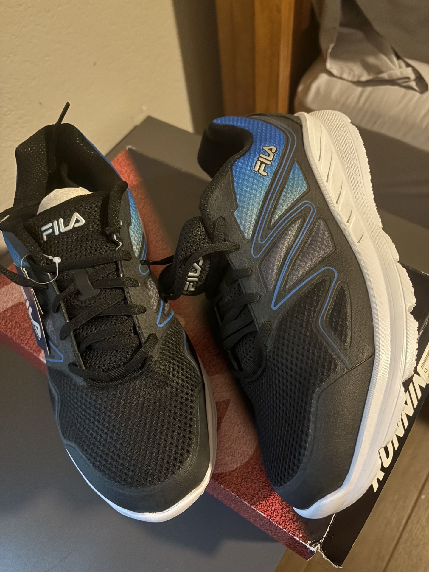 Men’s Fila Shoes Size 13
