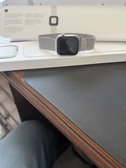 Apple Watch Series 8 With GPS & Cellular 41 Mm Stainless Steel With Stainless Steel Milanese Loop Band