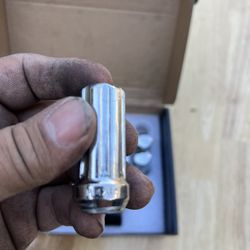 METAL Lug Nuts (M14x1.50Thread)