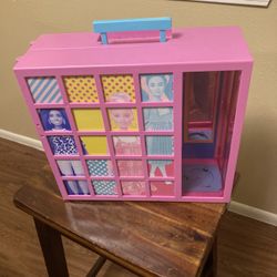 Barbie Closet 