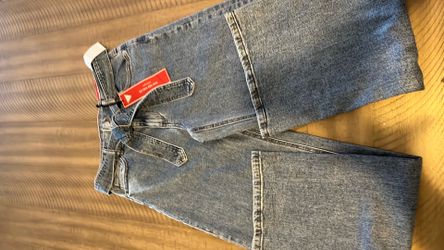 Women’s Guess Jeans 28w x 31LNew with tags heavy denim trendy