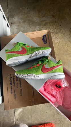 LeBron 20 Christmas Size 11