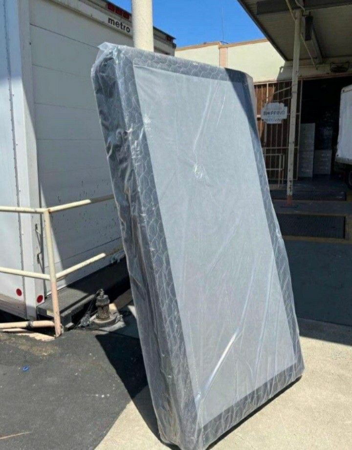 BOX SPRING ALL SIZES AVAILABLE twin Size