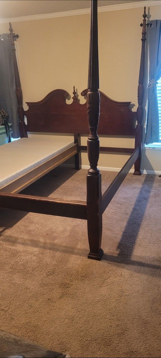 California king POSTER BED