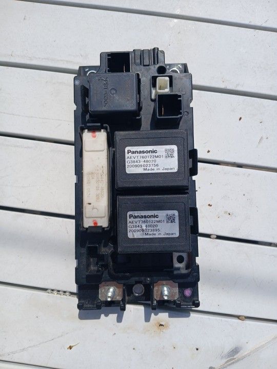 10-17 TOYOTA PRIUS BATTERY RELAY JUNCTION BOX G92Z1-47020 OEM B432