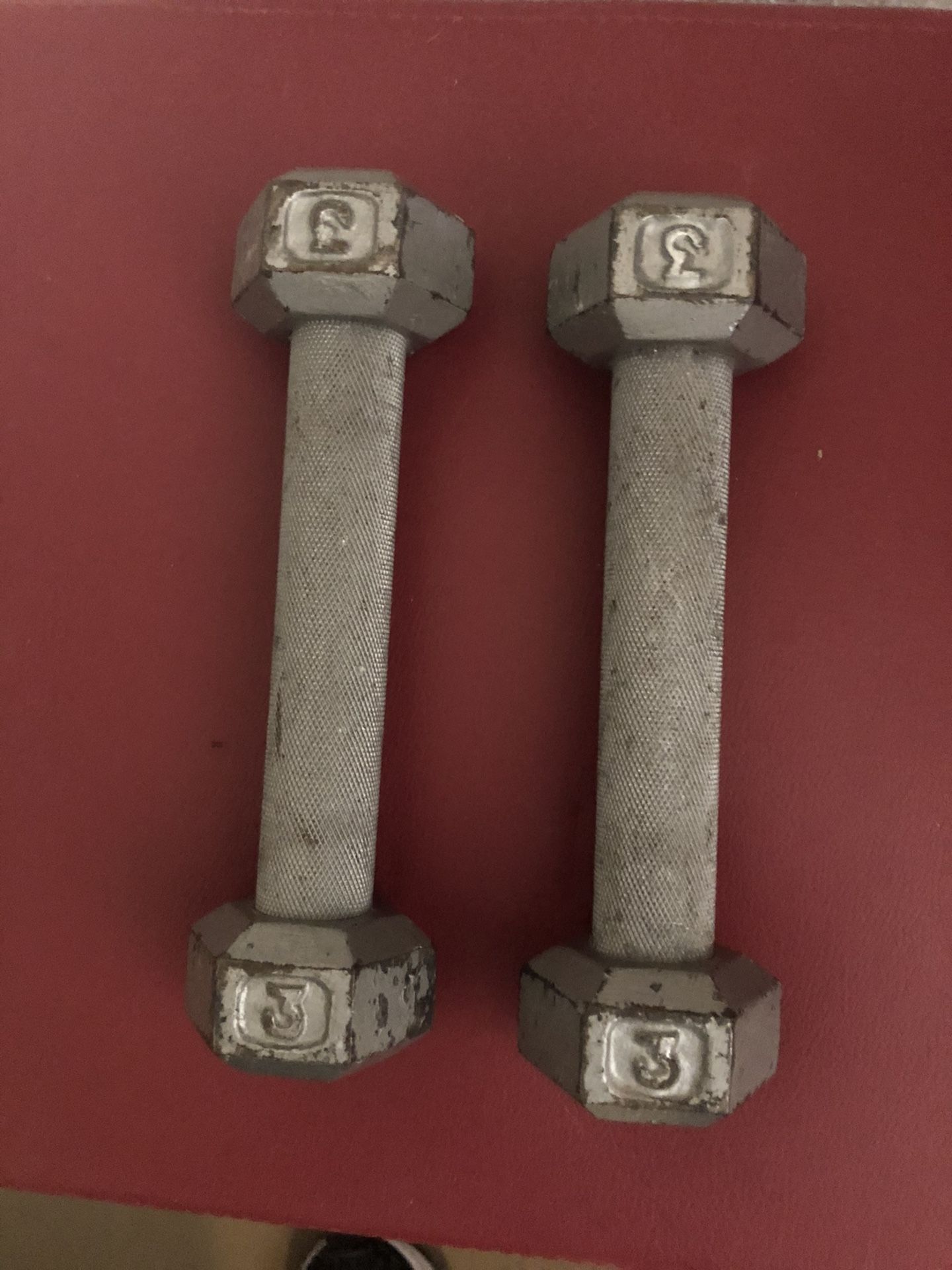 3 lb dumbbell set!!