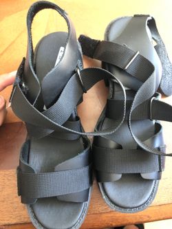 Shoe