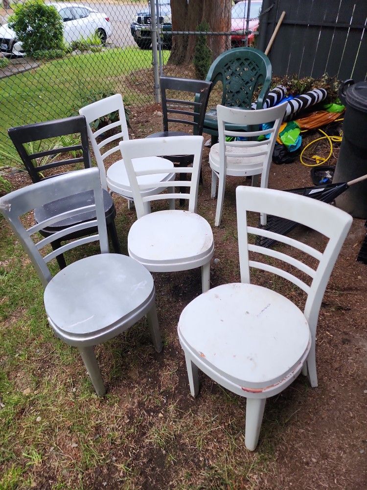 Free Chairs