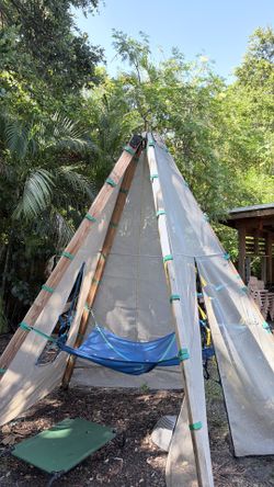 Bijou Build children’s play tent
